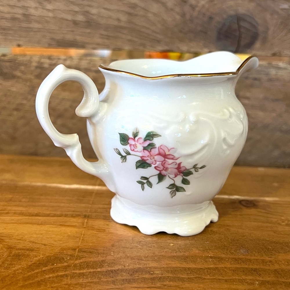 Vintage Wawel creamer raised design pink flower replacement